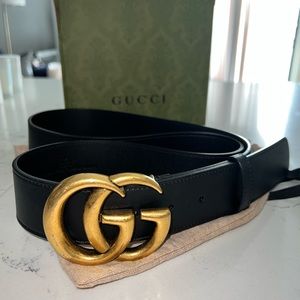 Authentic women’s luxury black double G Gucci belt 💯